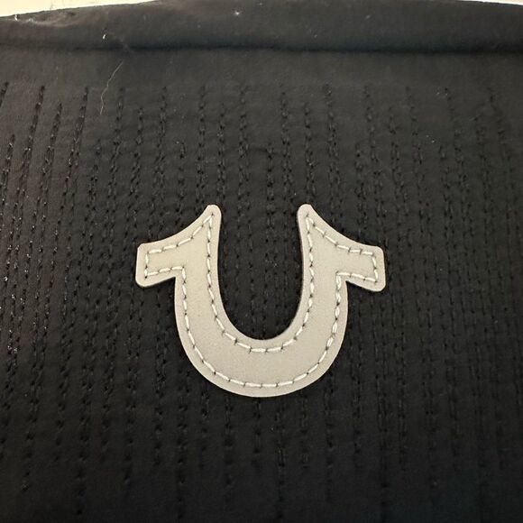 NWT True Religion Cosmetic Travel‎ Toiletry Bag comes with 2 clear bottles - Picture 2 of 8